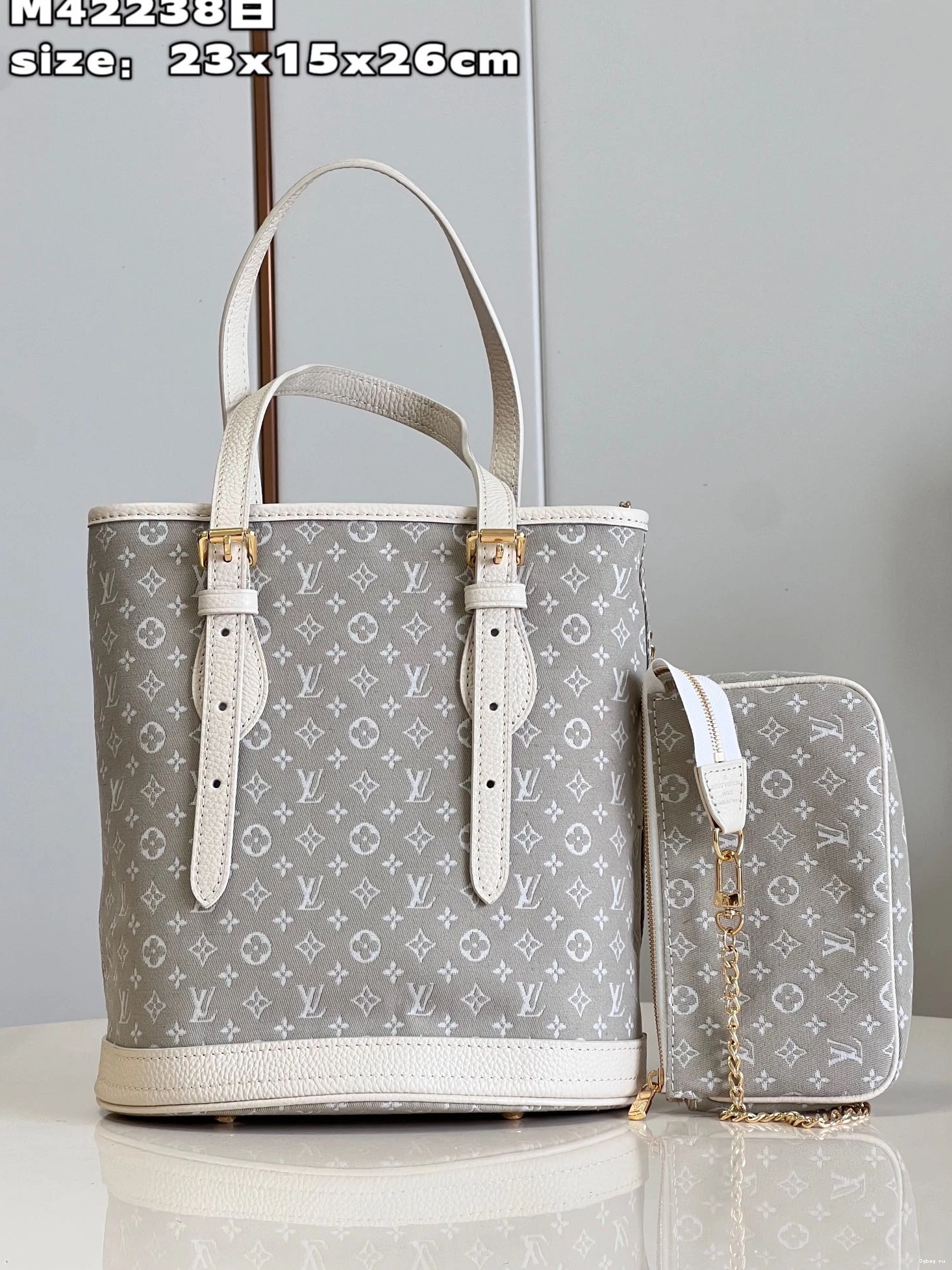 LOUIS VUITTON BUCKET NANO 0823